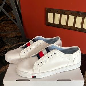 Tommy Hilfiger slip on sneakers